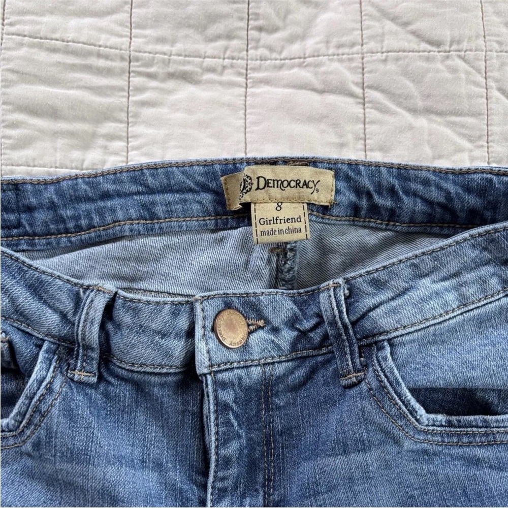 Democracy Womens 8 Distressed Girlfriend Embroidered Floral Blue Jean - Picture 3 of 13